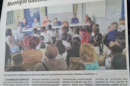 Sur la presse de la manche, l'adieu de notre présidente Monique Gautherot sur les tatamis.